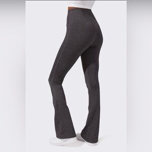 SPLITS59 Raquel Flare Leggings 31” size Medium Heather Grey